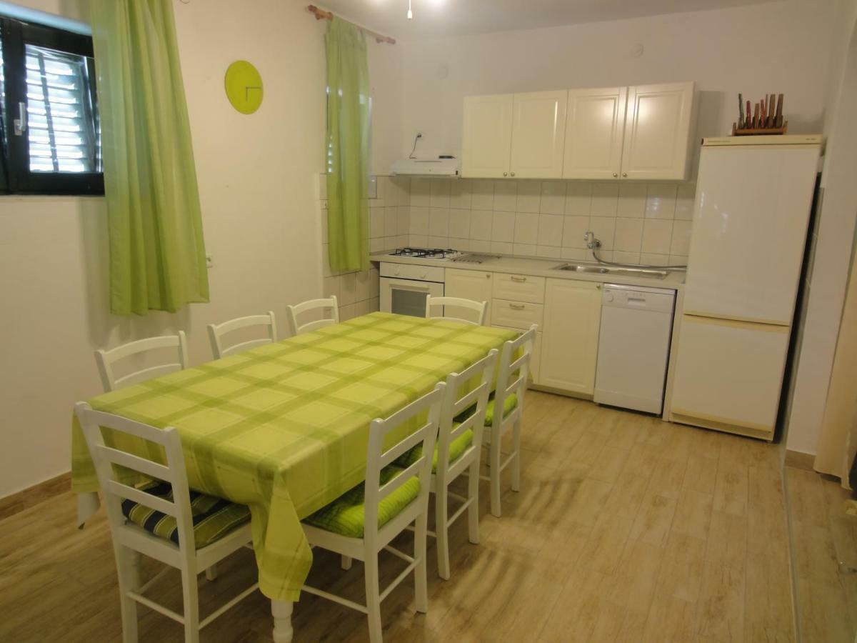 Apartments Villa Ana Мали Дървеник Екстериор снимка