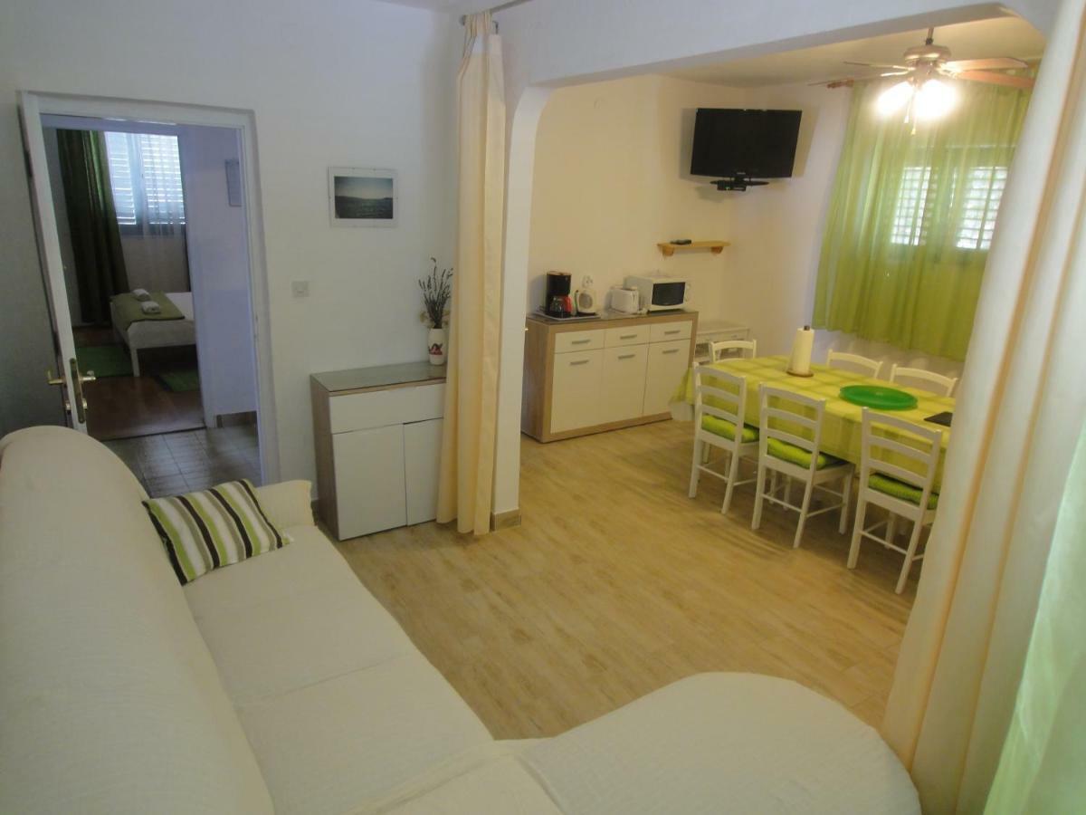 Apartments Villa Ana Мали Дървеник Екстериор снимка